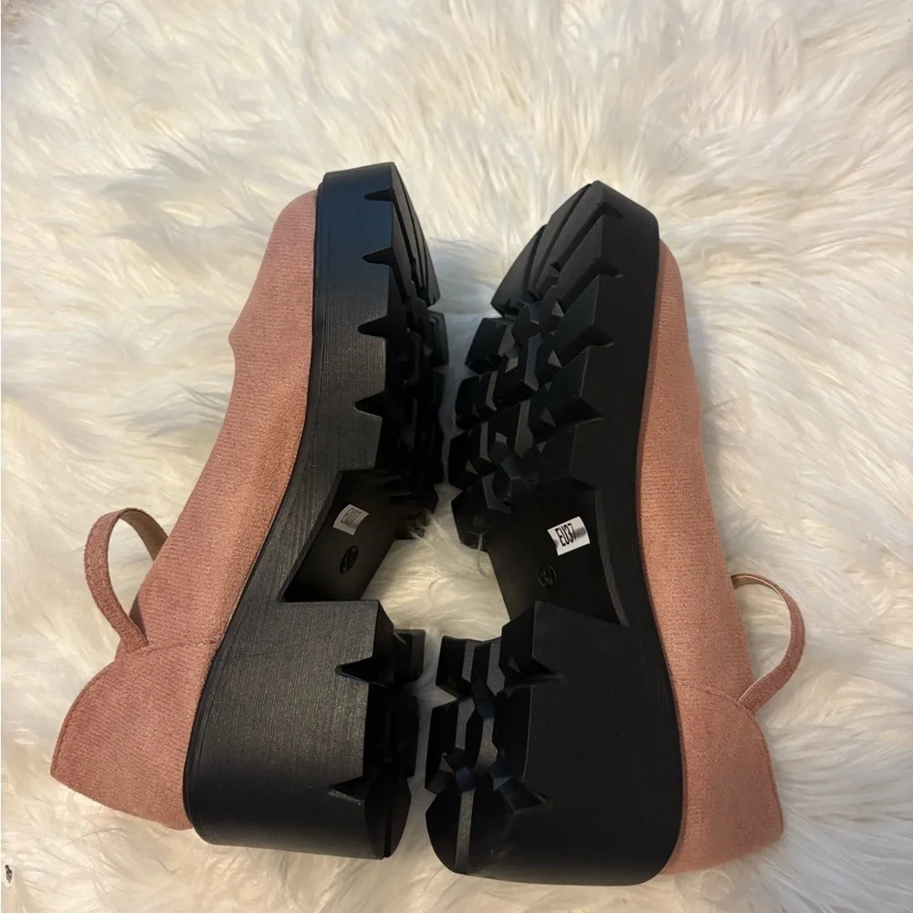 NWT Pink Platform Mary Jane Shoes Size 37